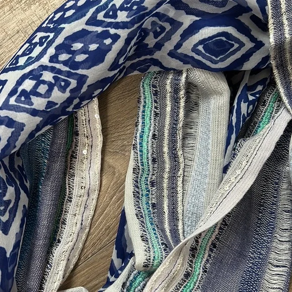 APT.9 Infinity Scarf - Picture 2 of 2